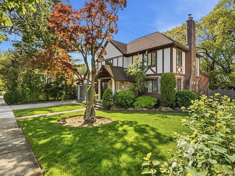 Listing photo 4