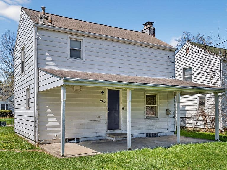 Listing photo 2
