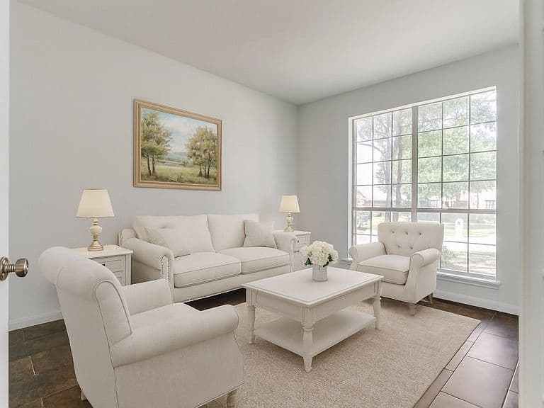 Listing photo 2
