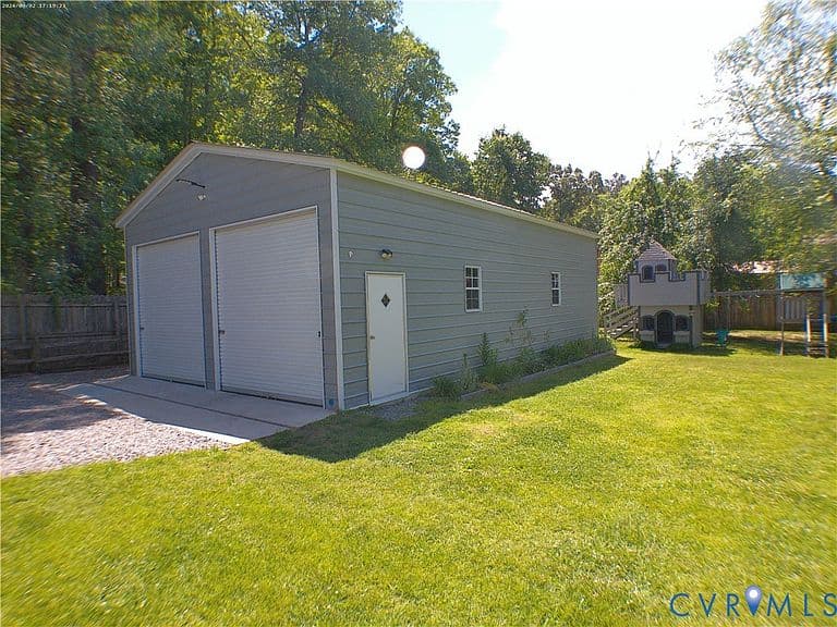 Listing photo 5