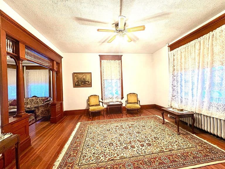 Listing photo 5