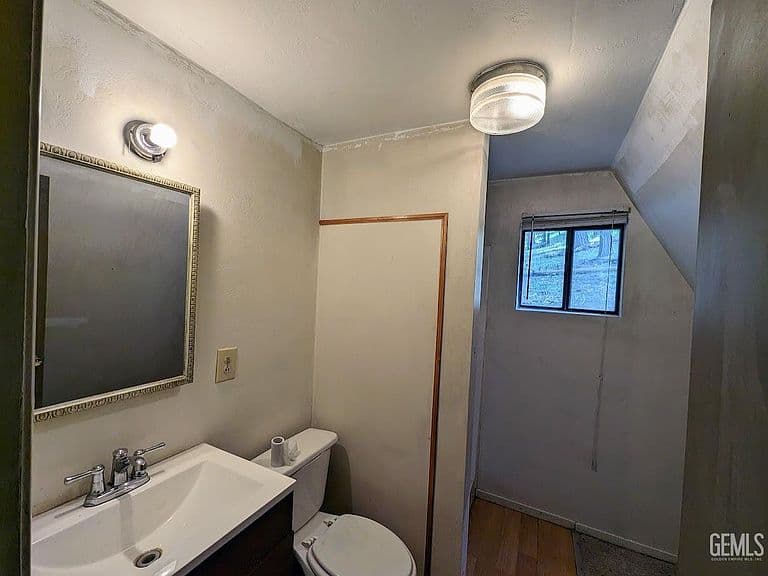 Listing photo 5