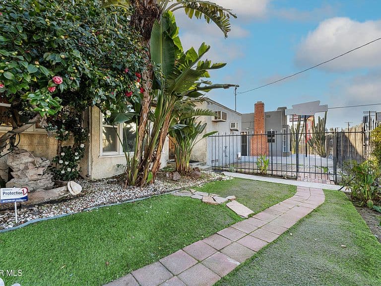 Listing photo 4