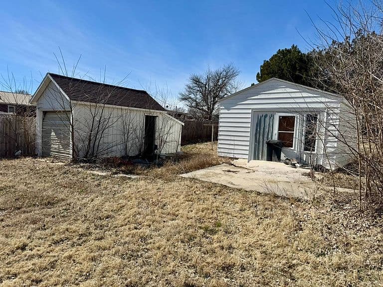 Listing photo 5