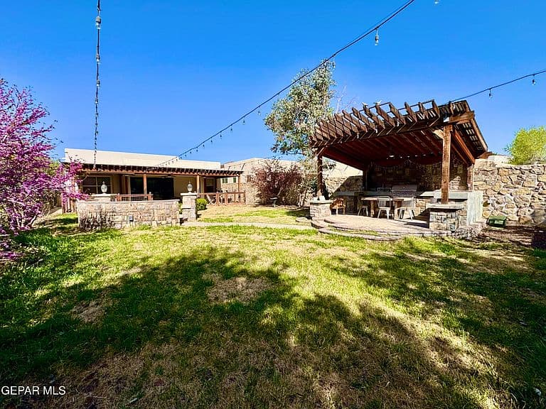 Listing photo 5
