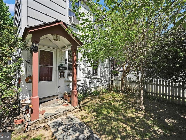 Listing photo 5