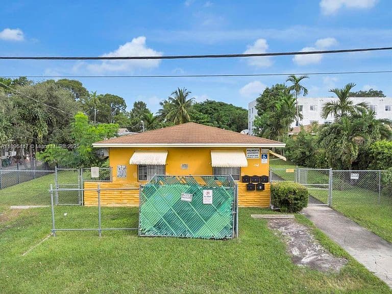 Listing photo 3