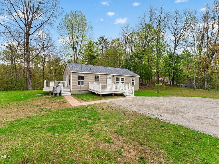 Listing photo 3