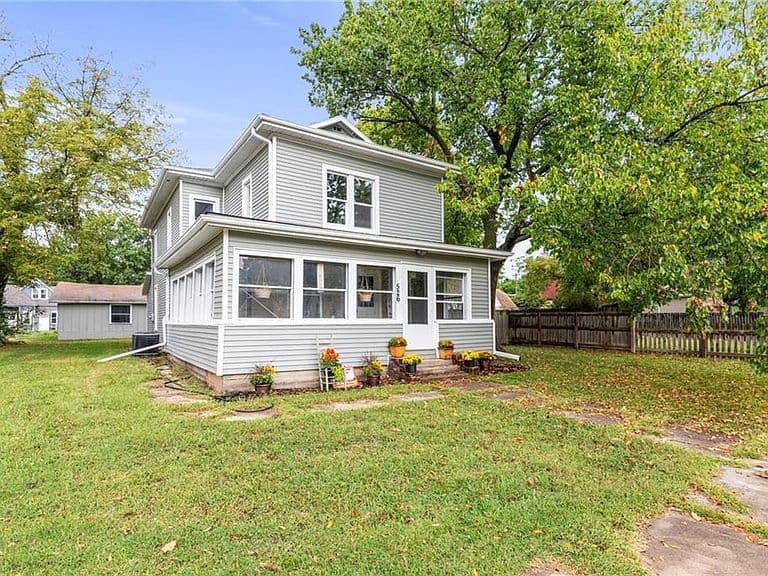 Listing photo 2