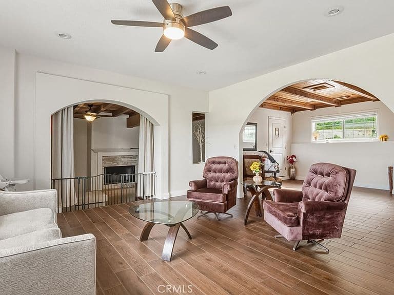 Listing photo 3