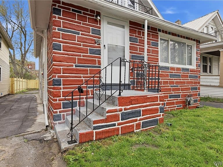 Listing photo 3