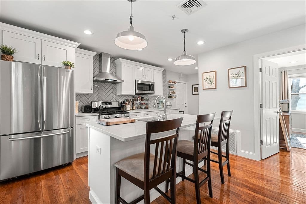 Primary listing photo