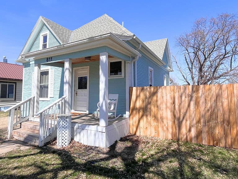 Listing photo 3