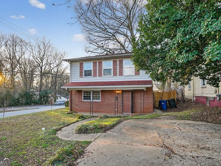 Listing photo 3