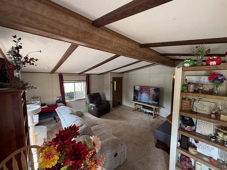 Listing photo 5