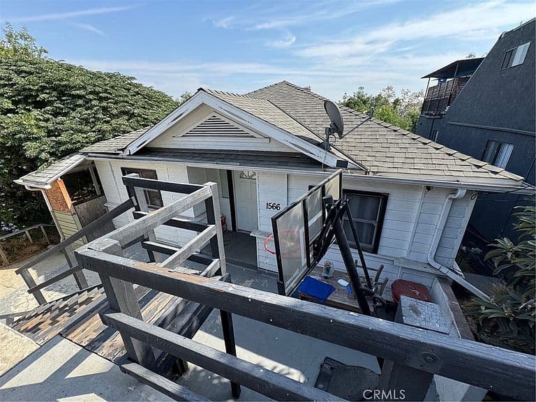 Listing photo 4
