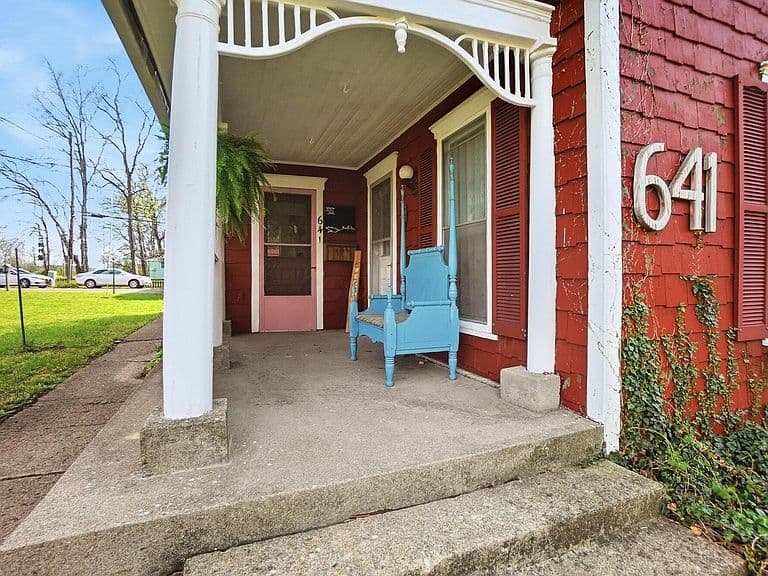 Listing photo 3