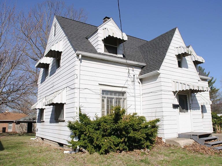 Listing photo 2