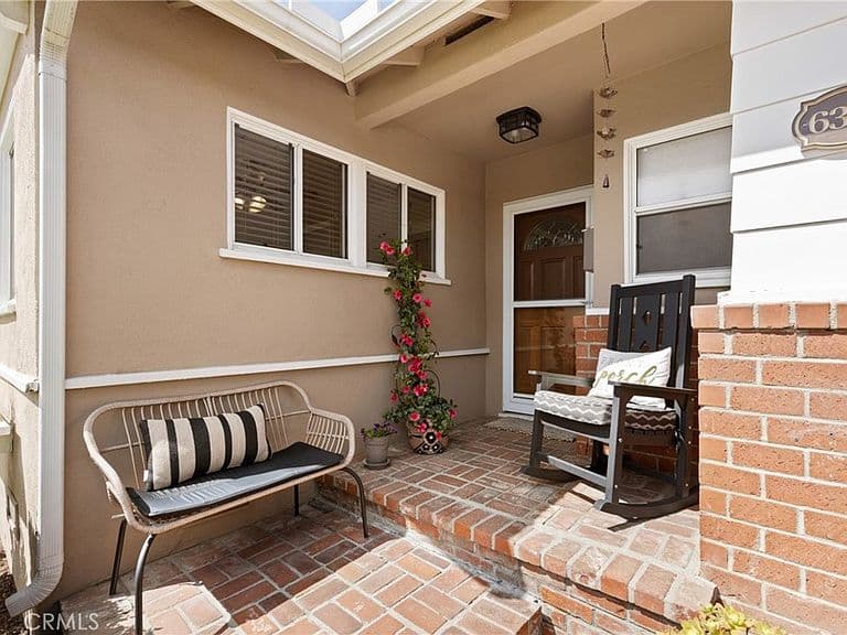 Listing photo 3