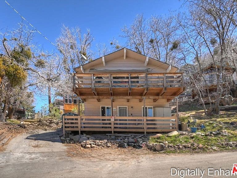 Listing photo 2