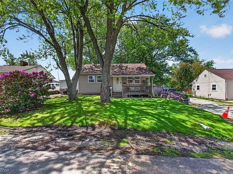 Listing photo 3