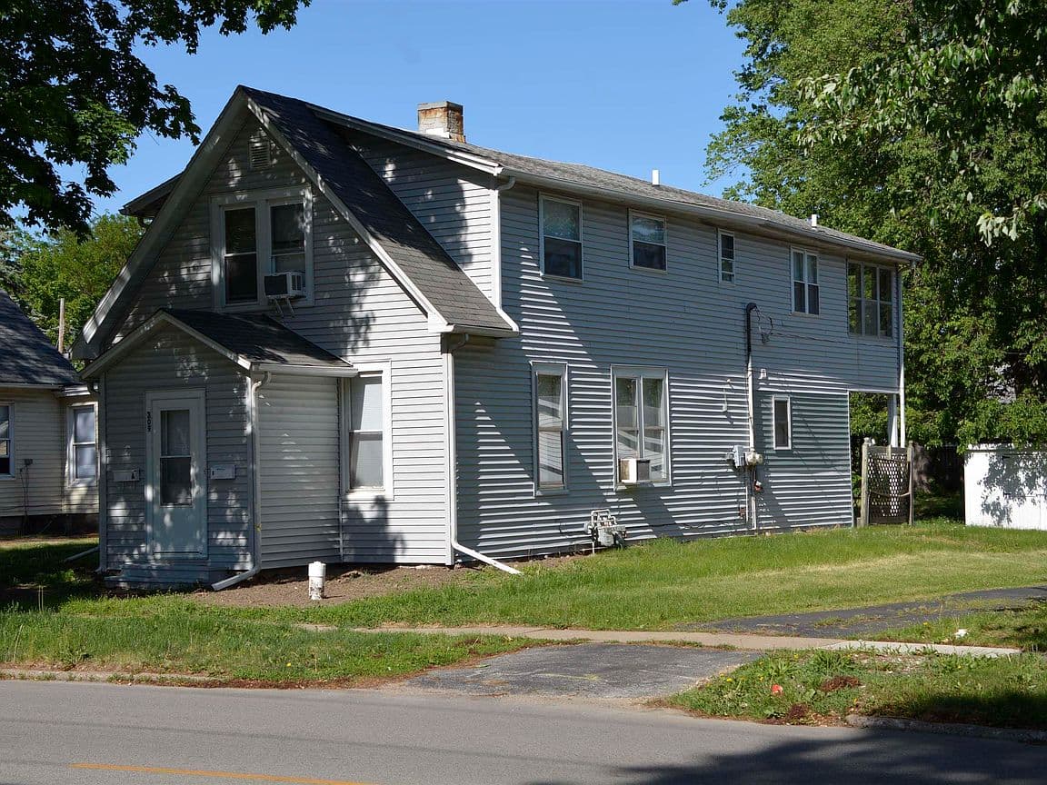 Primary listing photo
