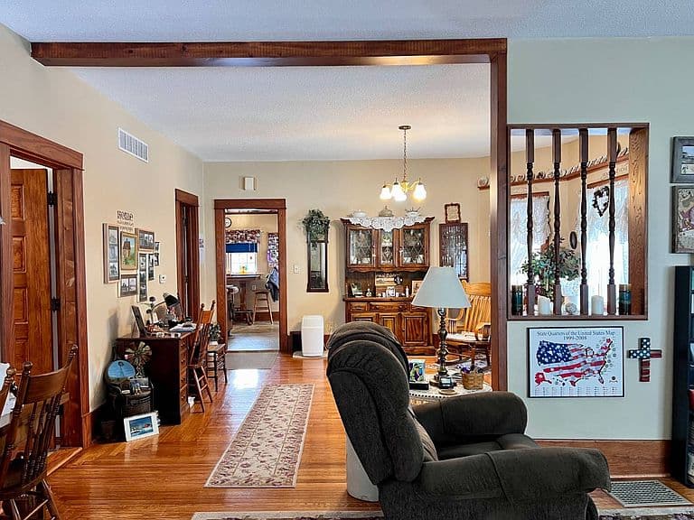 Listing photo 3