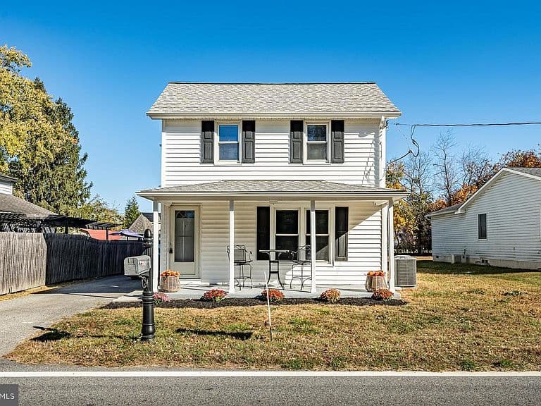 Listing photo 3