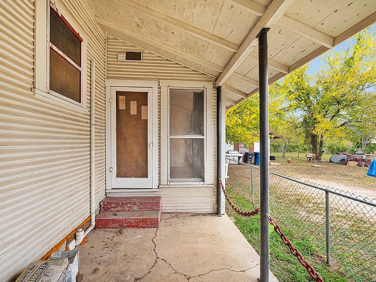 Listing photo 4