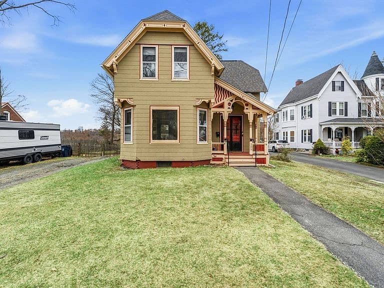 Listing photo 3