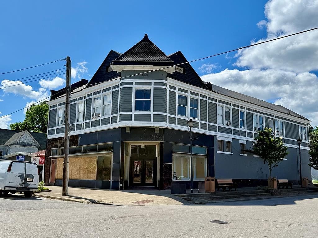 Primary listing photo