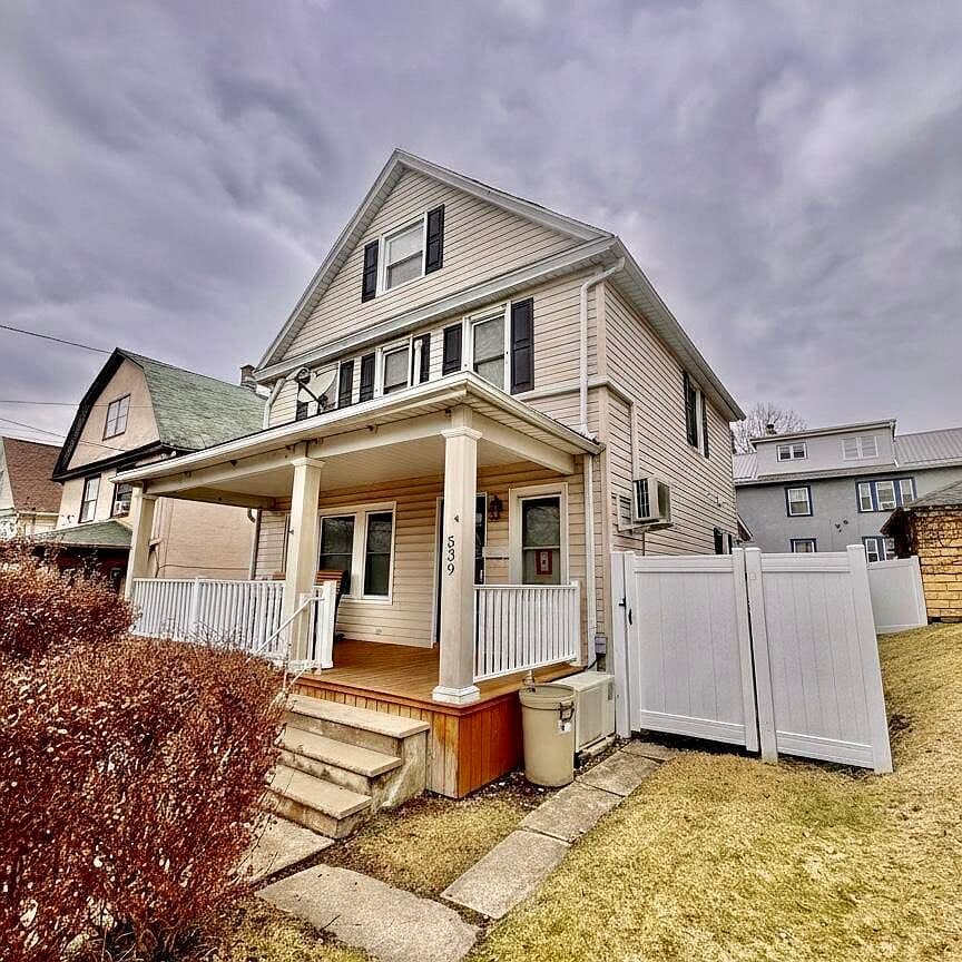 Primary listing photo