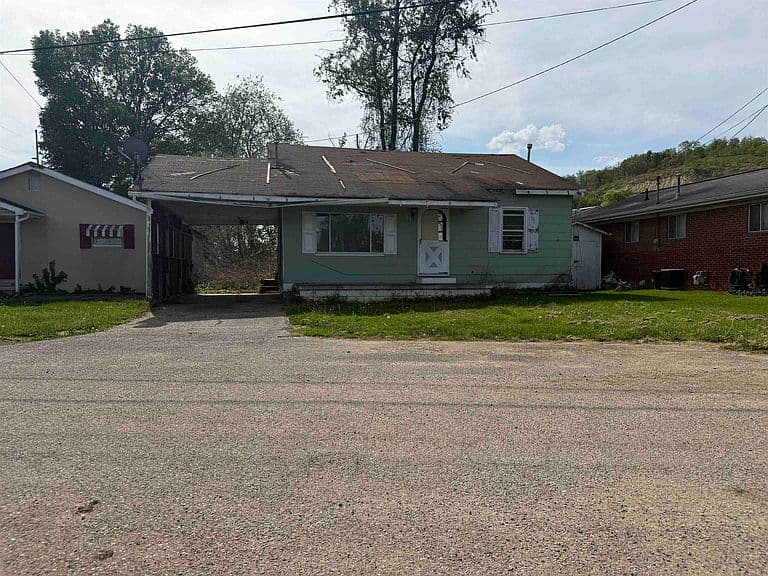 Listing photo 2