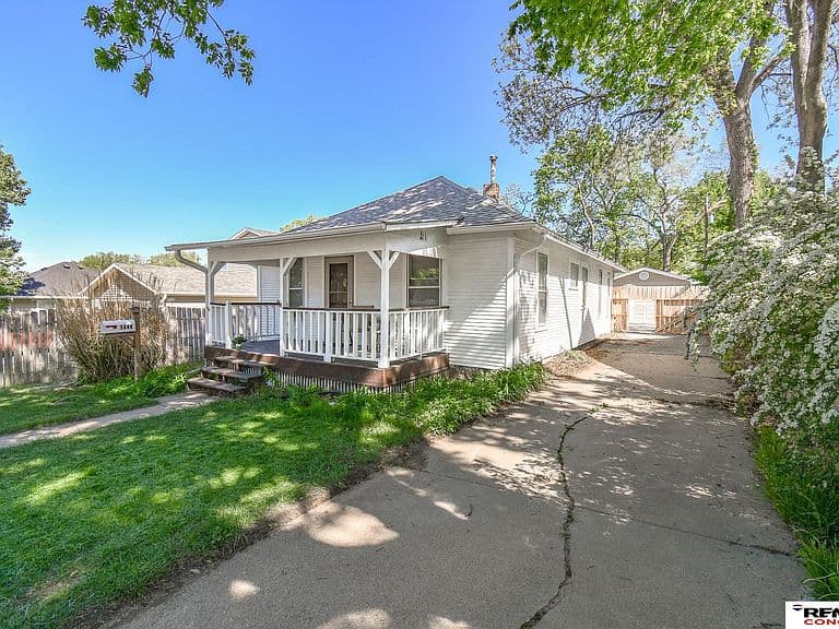 Listing photo 3