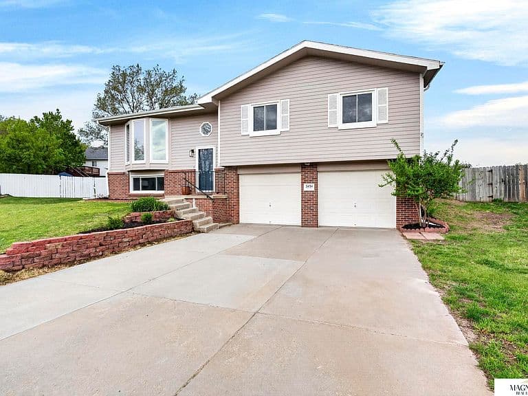 Listing photo 4