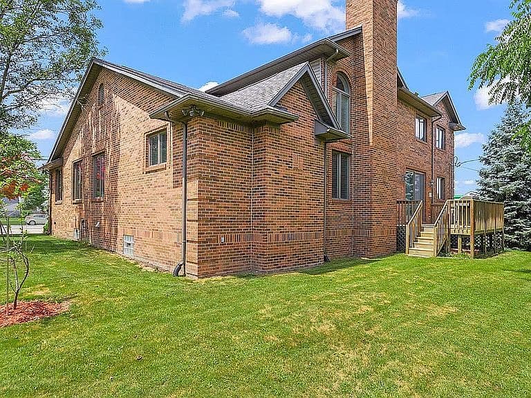 Listing photo 3
