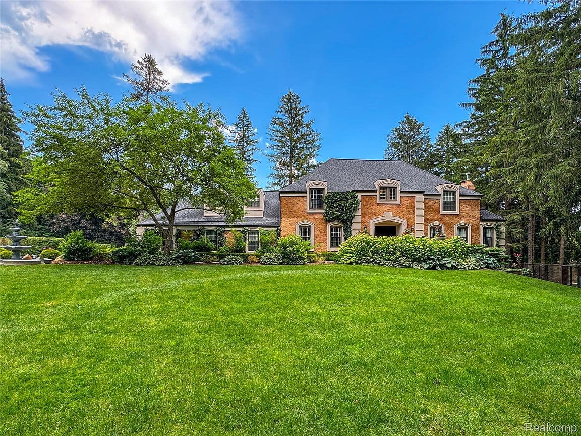 Primary listing photo