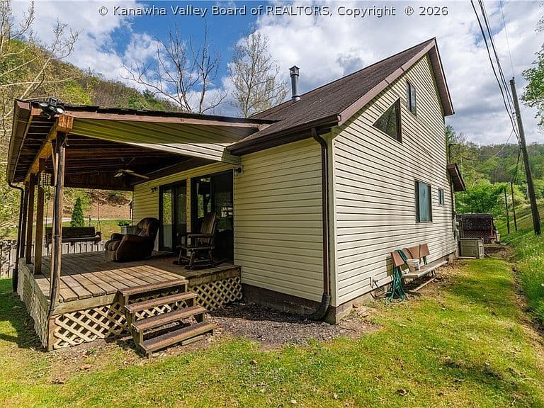 Listing photo 2