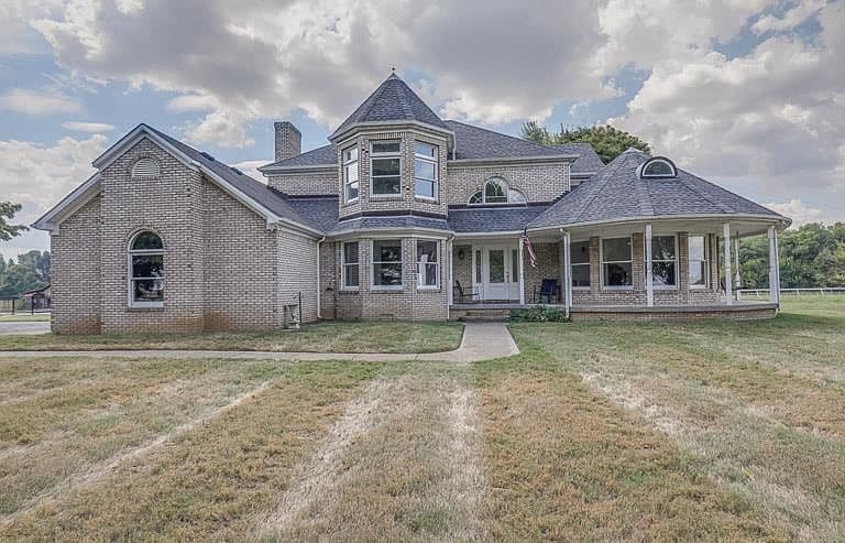 Listing photo 2