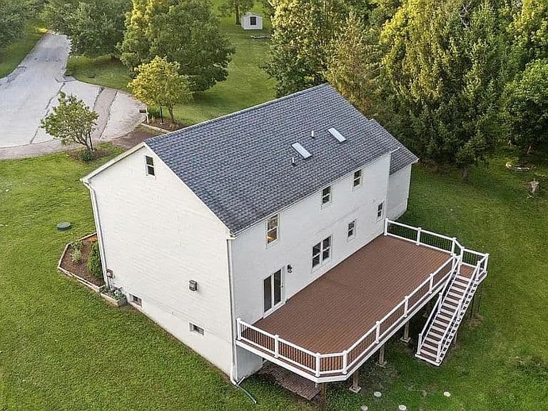 Listing photo 2