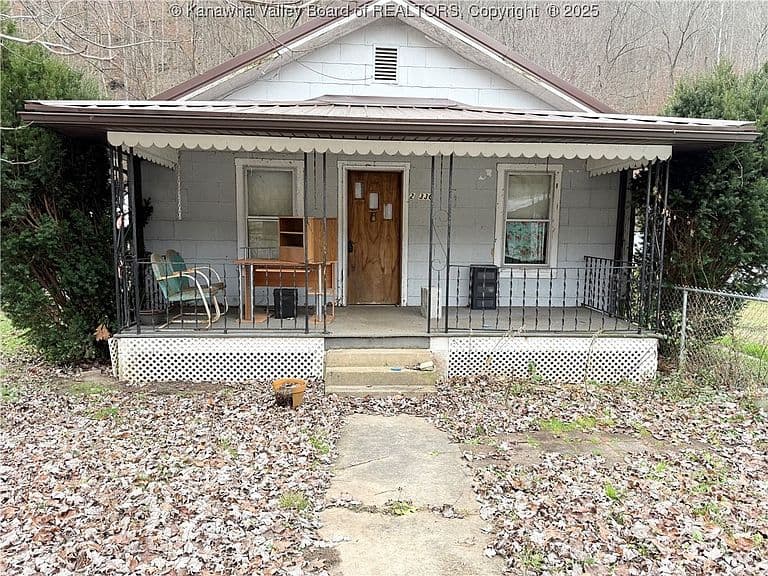 Listing photo 2