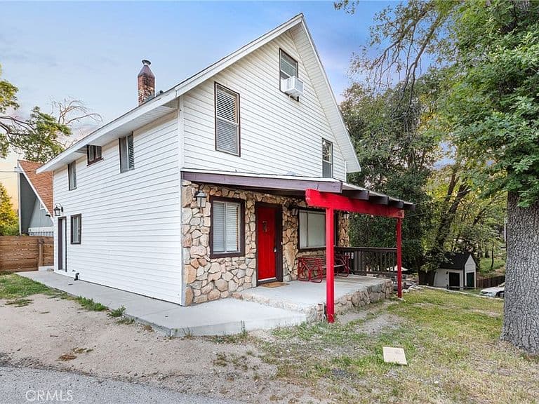 Listing photo 2