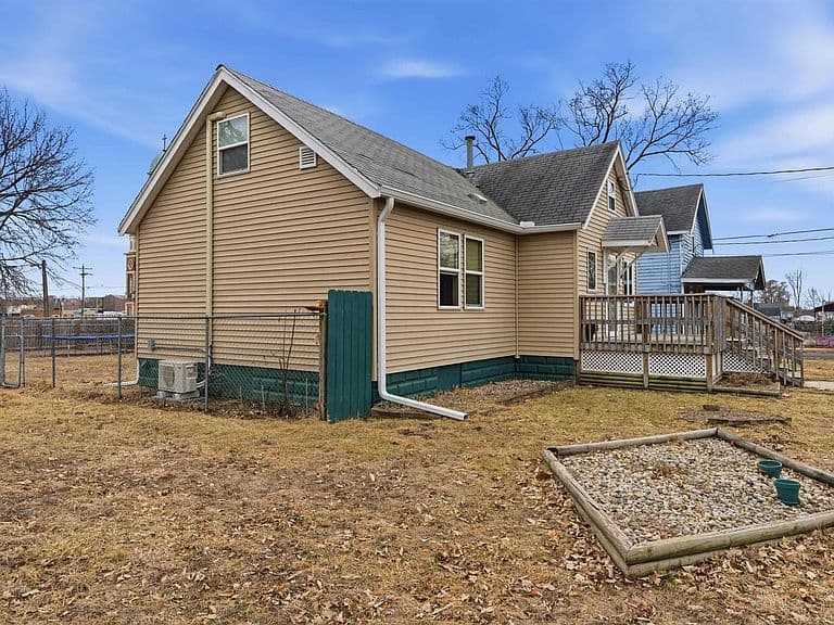 Listing photo 3