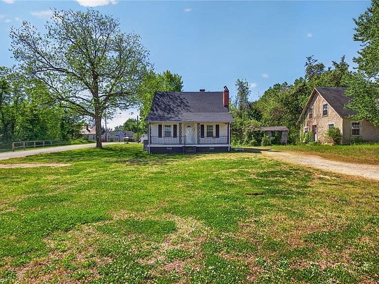 Listing photo 4