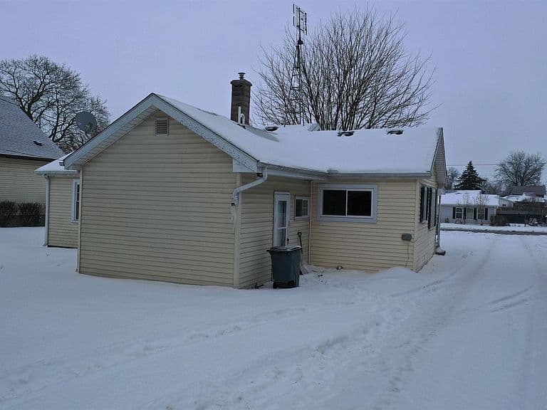 Listing photo 5