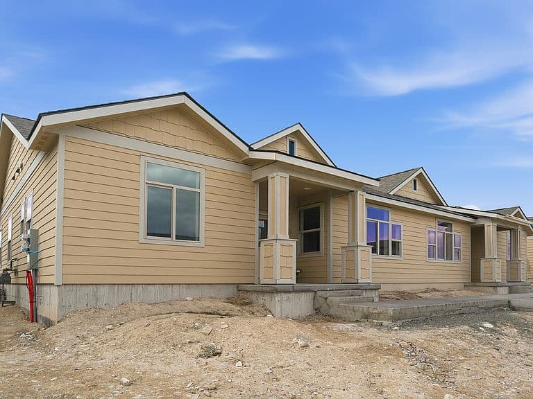 Listing photo 3