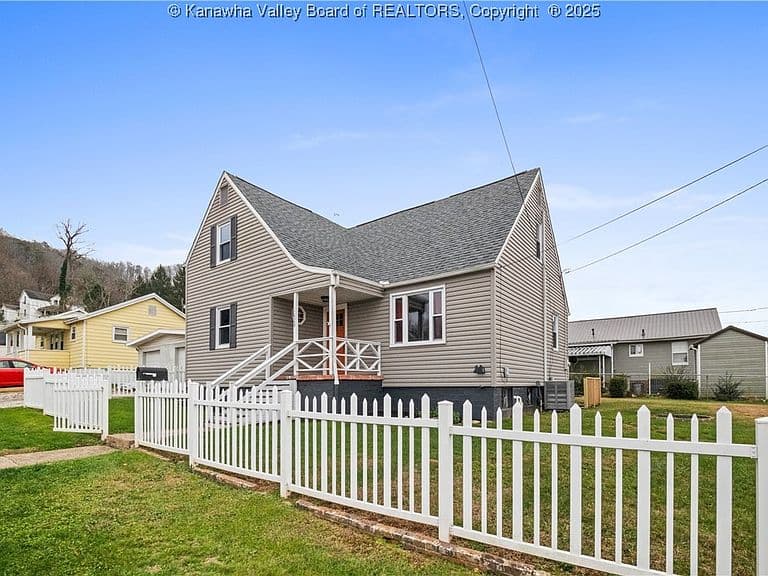 Listing photo 2