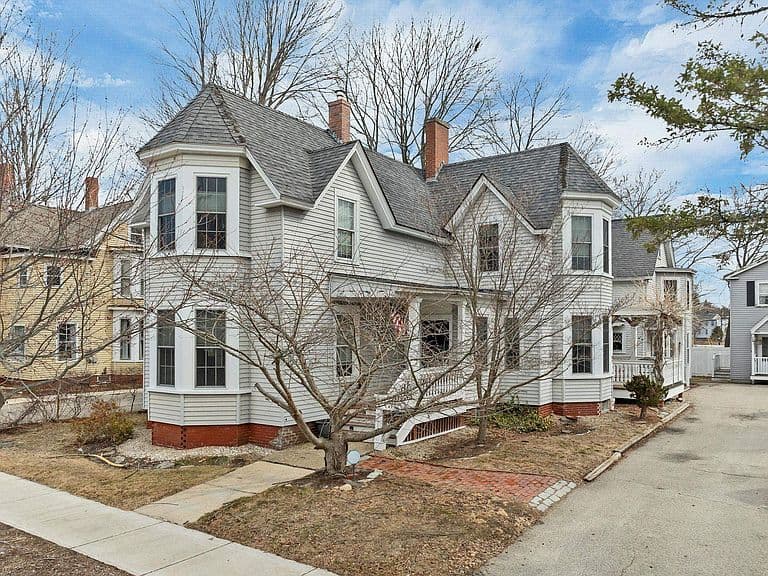 Listing photo 2