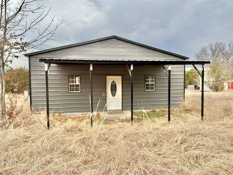 Listing photo 3