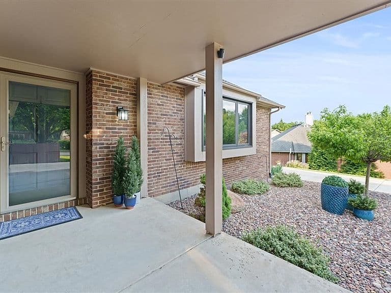 Listing photo 4